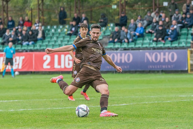 国脚单场进球助球队锁定胜利